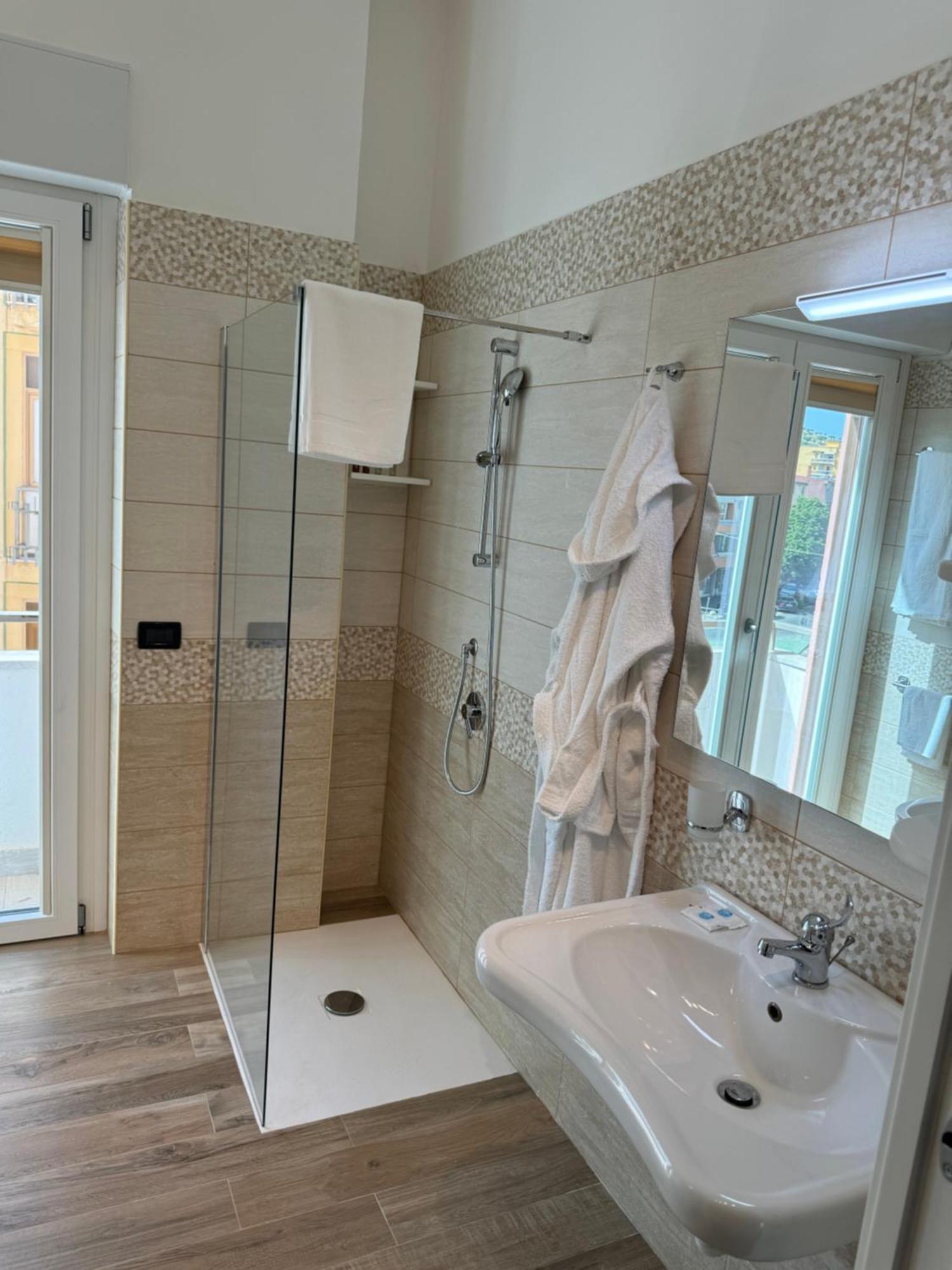 Domus Magna Grecia Hotel กาตันซาโร ภายนอก รูปภาพ