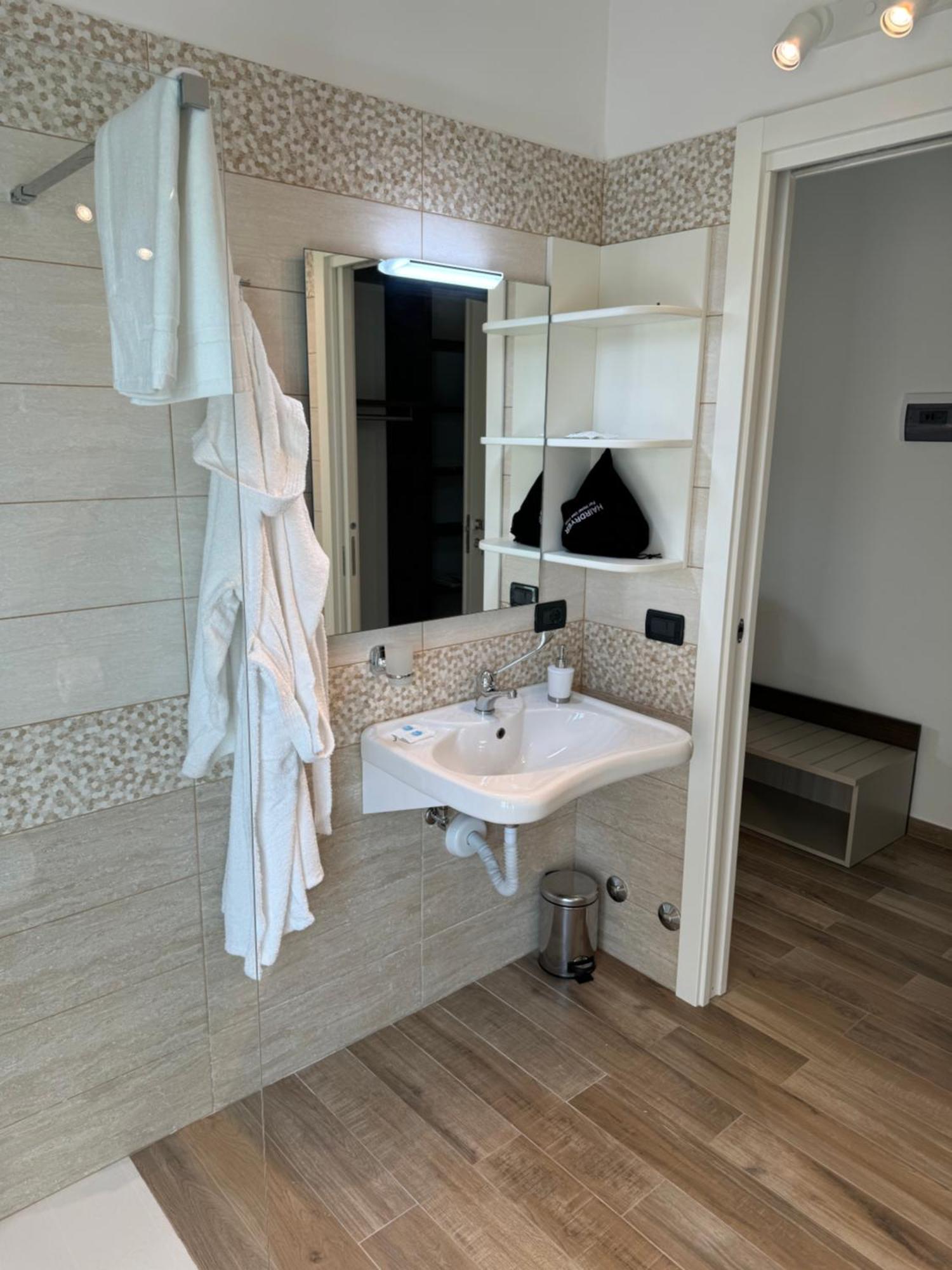 Domus Magna Grecia Hotel กาตันซาโร ภายนอก รูปภาพ